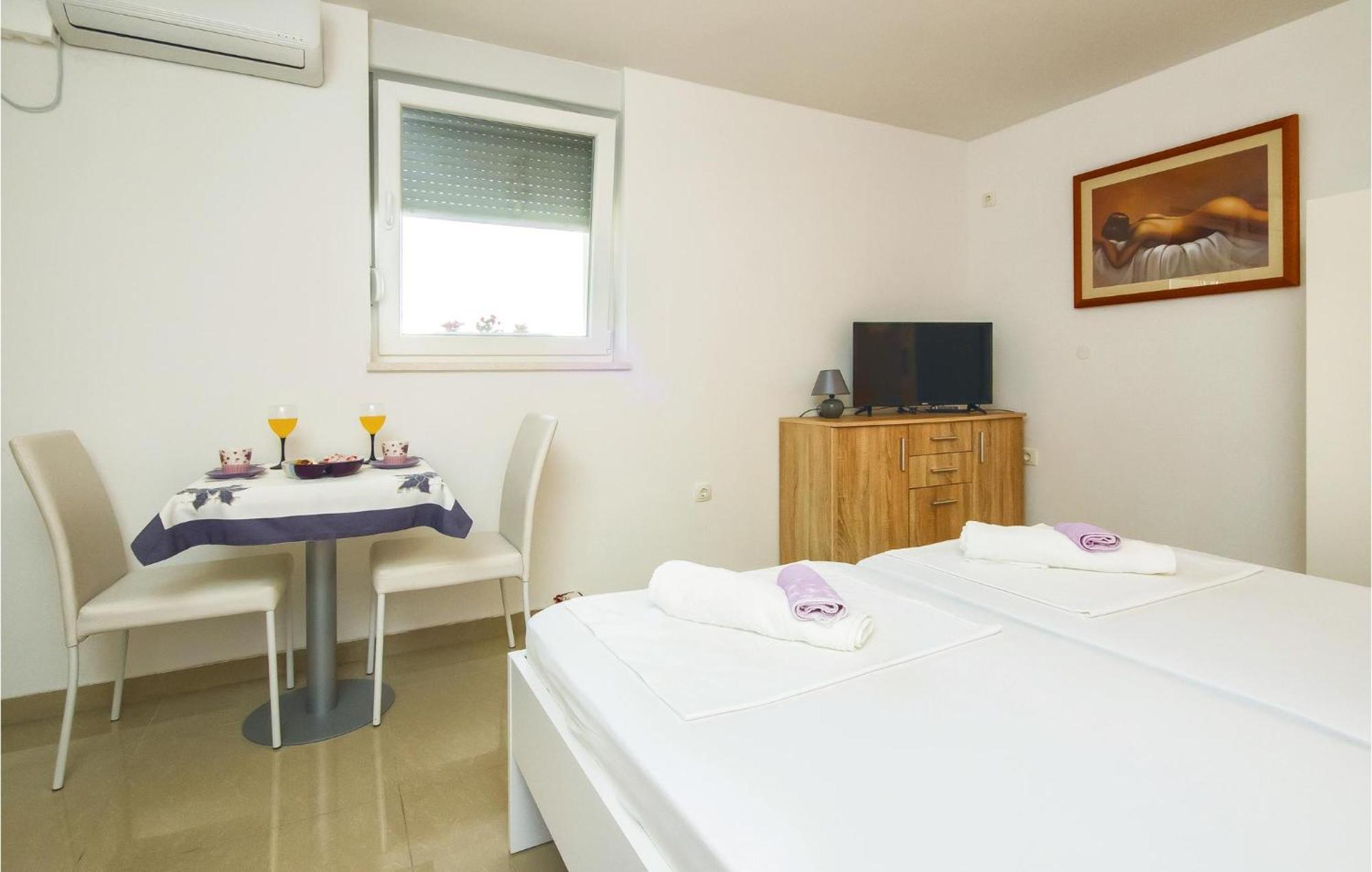 Nice Apartment In Mali Rat With Wifi Sumpetar Buitenkant foto